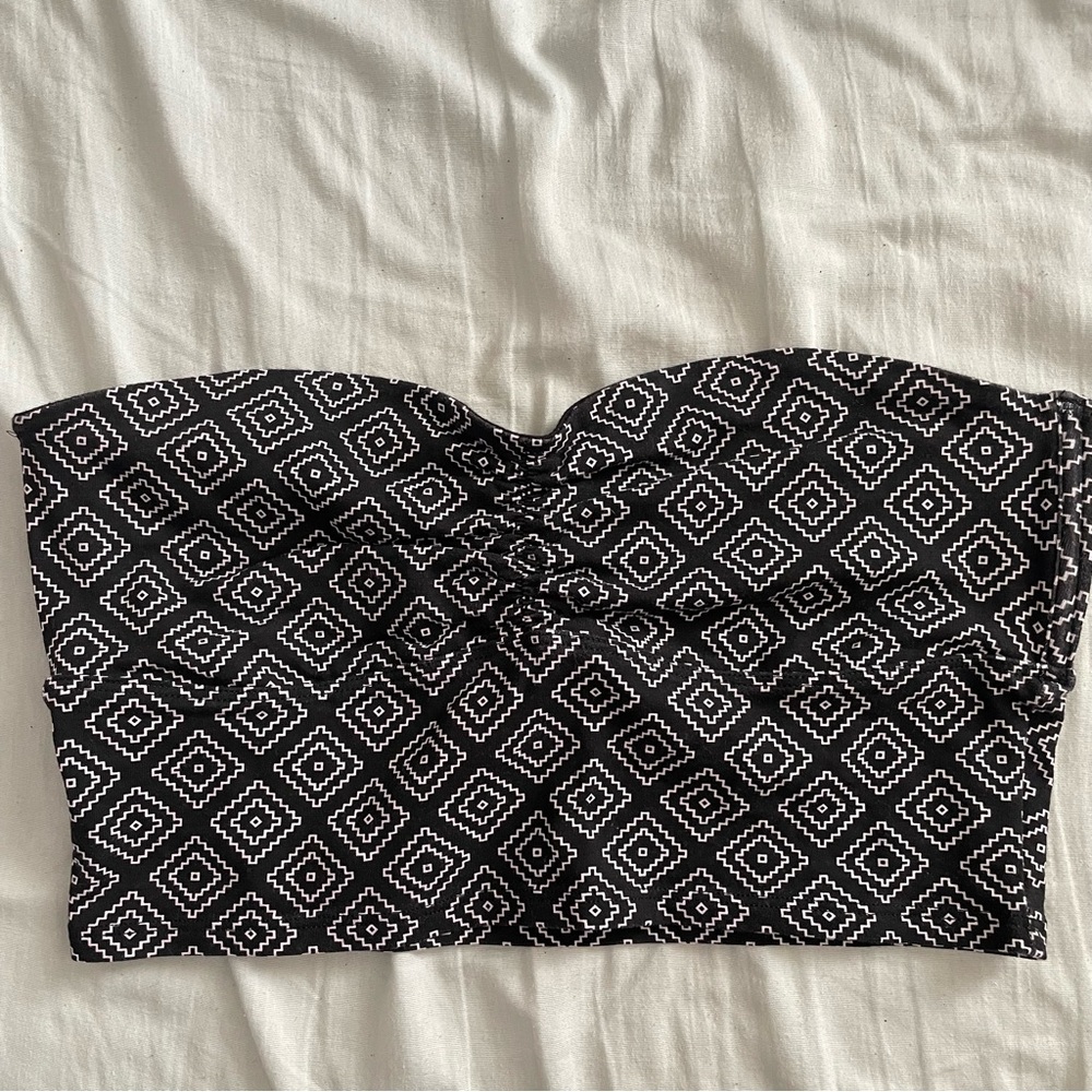 PINK Victoria's Secret Black and White Geometric Strapless Bandeau